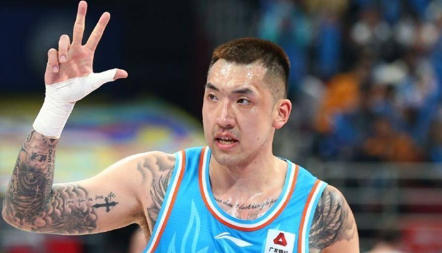 包含赛地聚焦：德国杯赛后热度飙升，山东男篮止住颓势，更衣室稳定，球队文化再被提及的词条